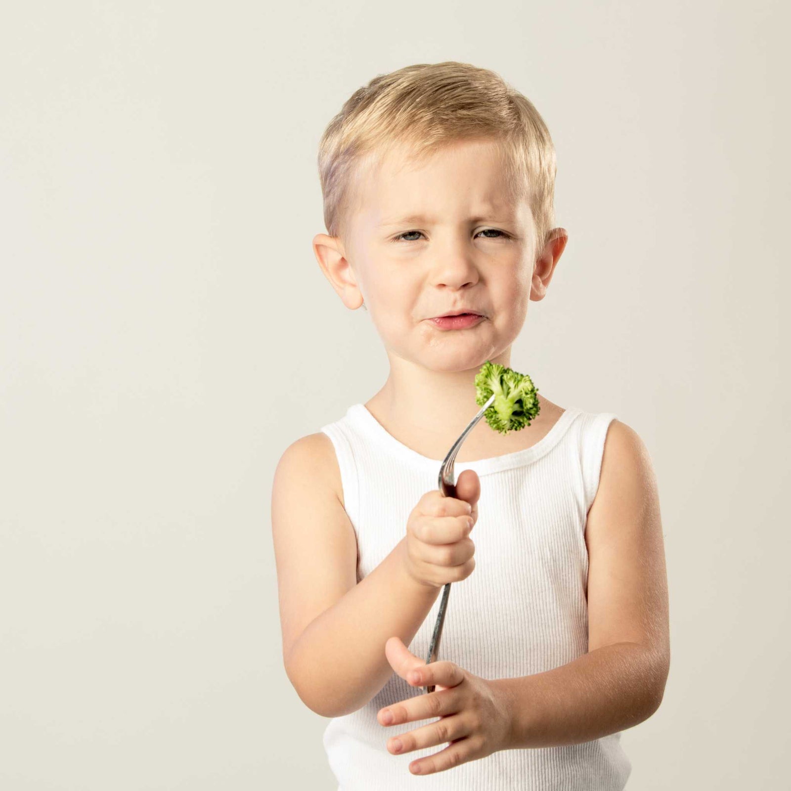 Picky Eater Solutions: Introducing New Foods This Summer