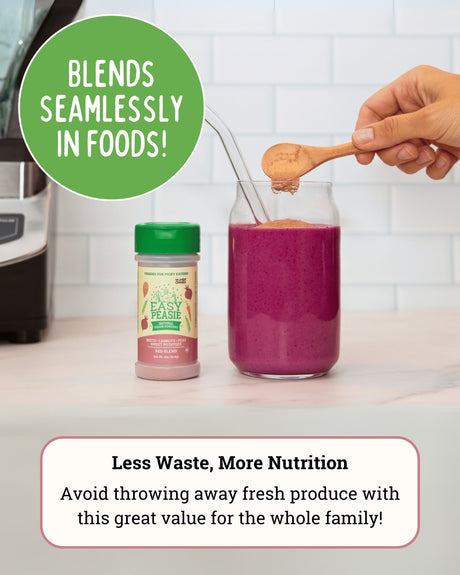 Image showing how Easy Peasie Red Blend veggie powder can be seamlessly added to a smoothie